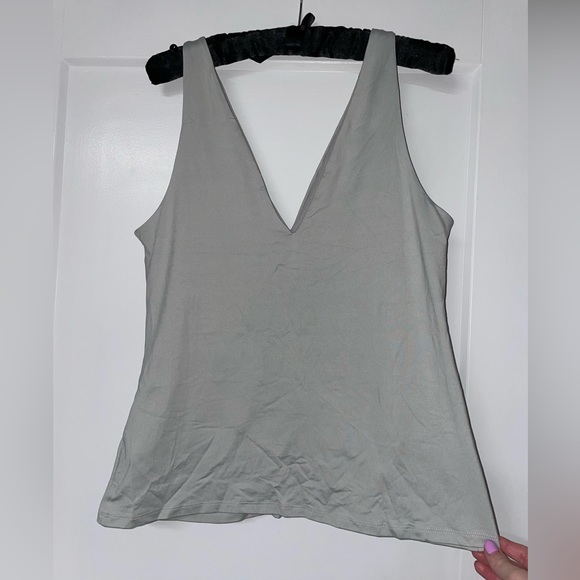 H&M Tank Top (L) *NWT* - Picture 2 of 3